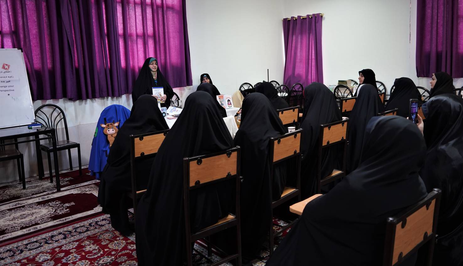 اجرای رویداد فرهنگی کتاب‌محور طرح آفتاب مهربانی در طرقبه توسط کتابخانه رضوی