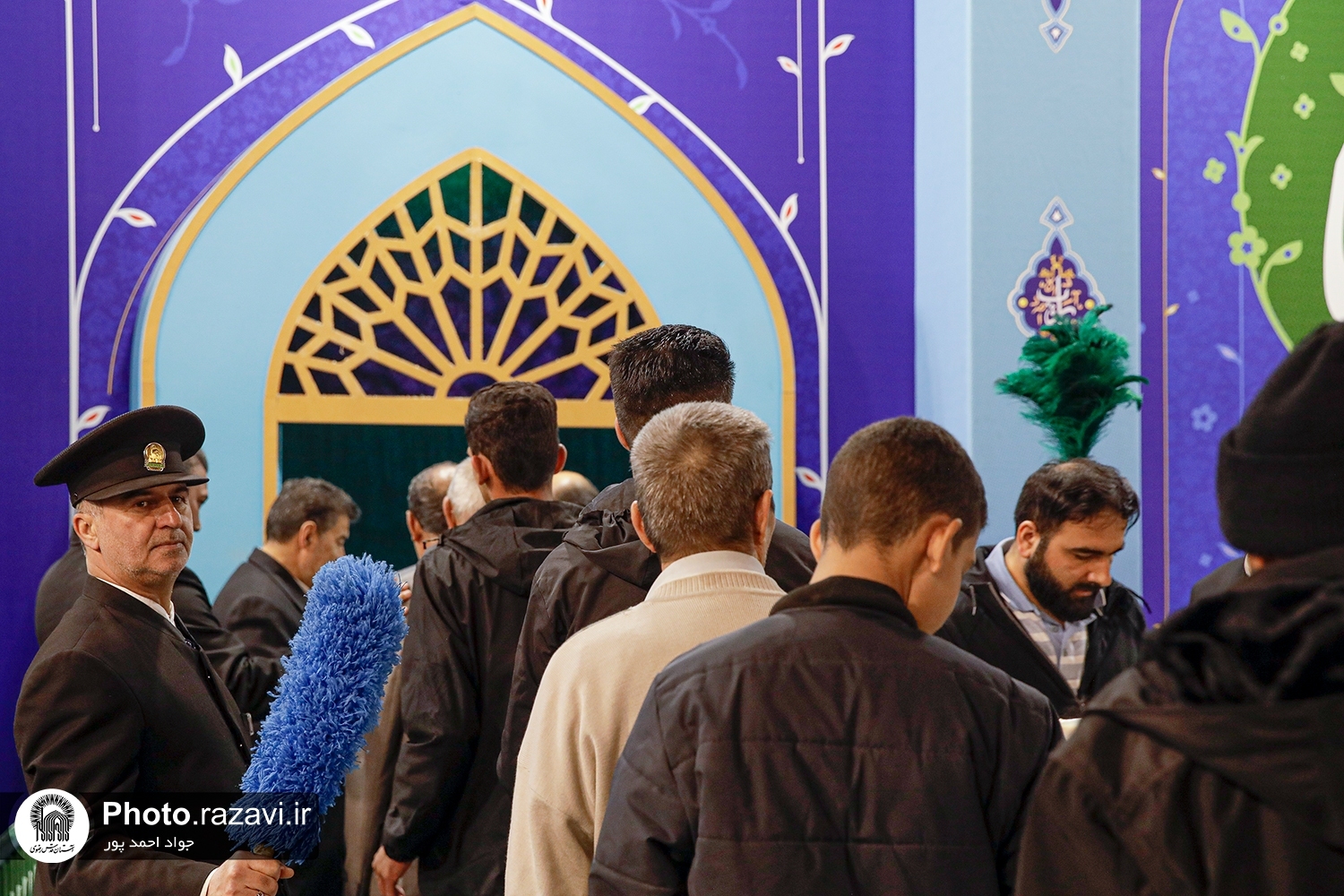 روایتی از یک روز خدمت به روزه داران حریم رضوی در تبرکخانه حضرت روایتی از یک روز خدمت به روزه داران حریم رضوی در تبرکخانه حضرت