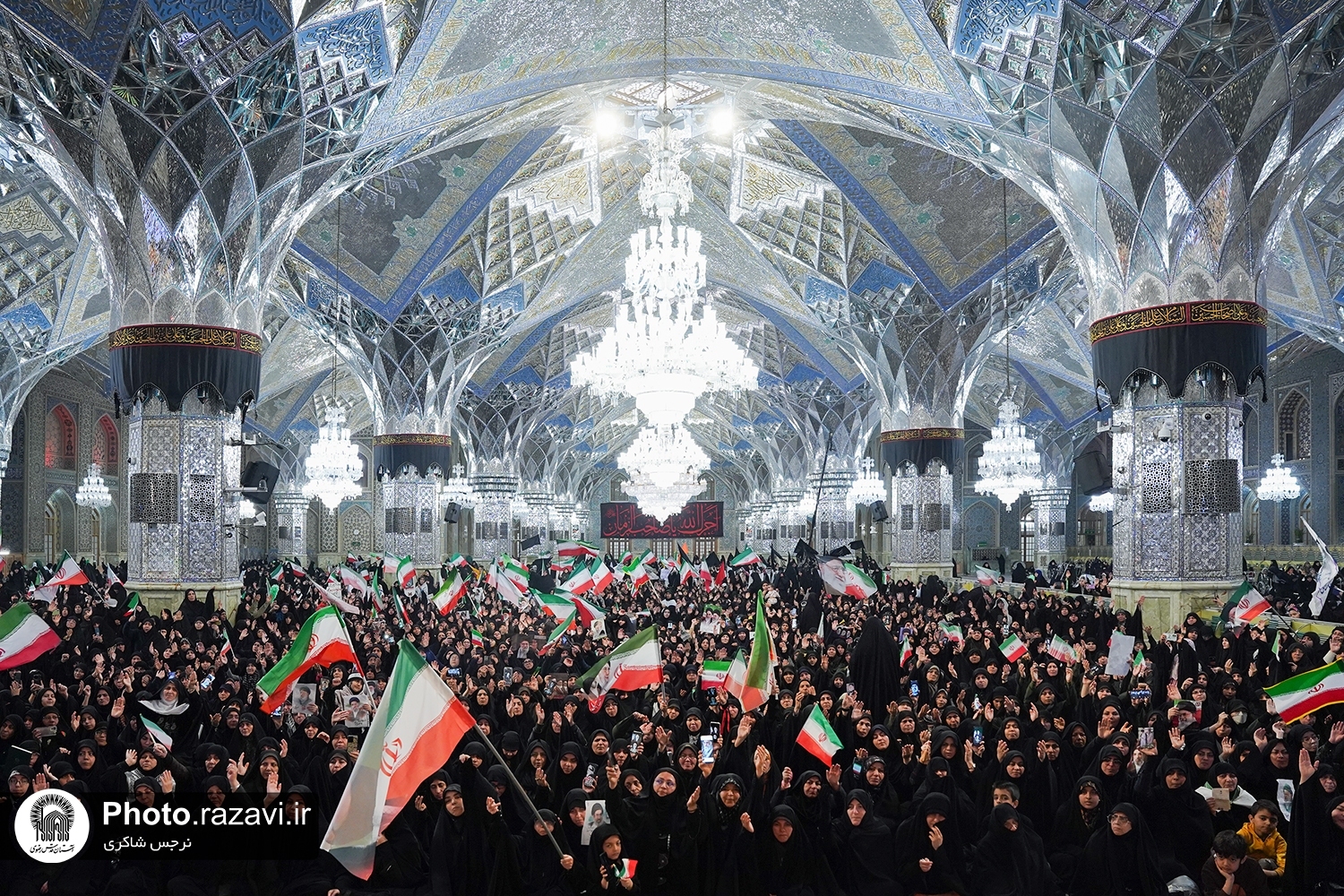 برگزاری اجتماع بیعت زنان مشهدی با رهبر انقلاب در حرم مطهر رضوی