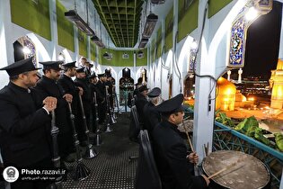 نواختن نقاره‌های سحرگاهی در حرم امام رضا (ع) به مناسبت ماه مبارک رمضان