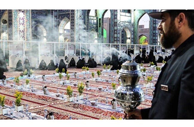 میزبانی حرم مطهر رضوی از ۱۷ هزار دانش‌آموز و معلم در قالب طرح «سفره پدری»