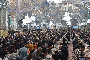 سفره‌های افطاری ماه مبارک رمضان در حرم مطهر رضوی