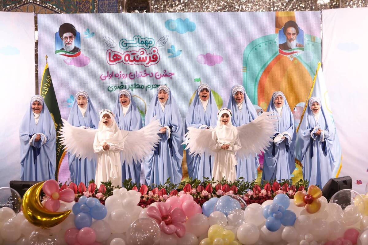 سفره پدری در رواق امام خمینی(ره) برای دختران روزه‌اولی پهن شد