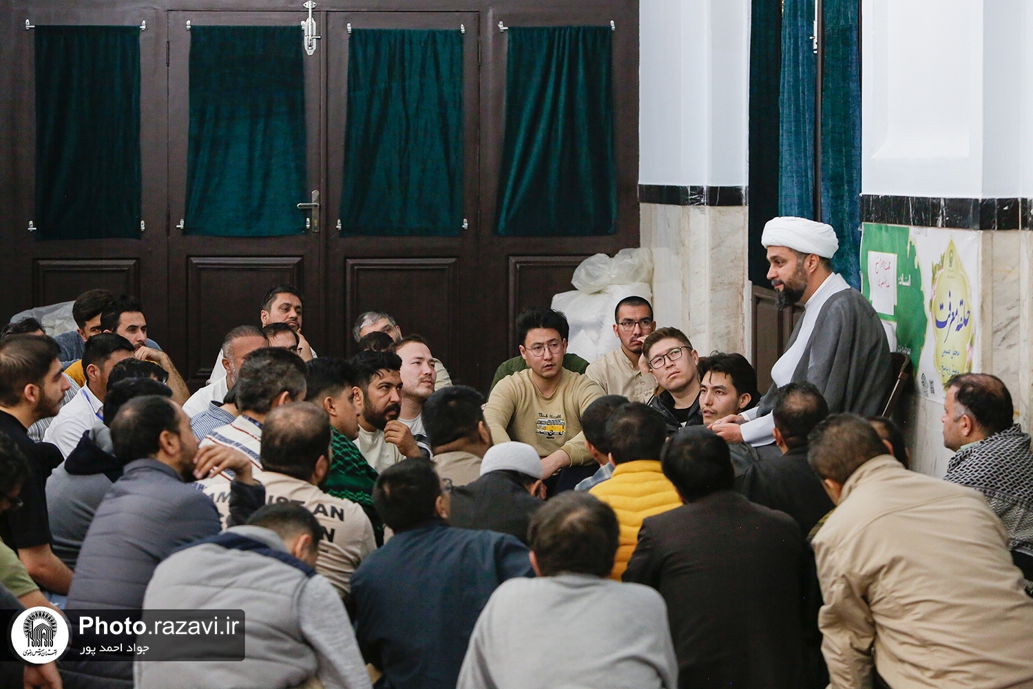 اعتکاف رمضانیه ۴۵۰ طلبه جامعه المصطفی در حرم مطهر رضوی برگزار شد اعتکاف رمضانیه ۴۵۰ طلبه جامعه المصطفی در حرم مطهر رضوی برگزار شد