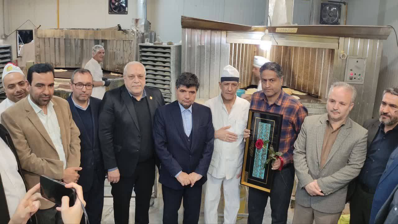 تقدیر فرماندار مشهد از نانوایی‌های رضوی به مناسبت روز ملی گندم و نان
