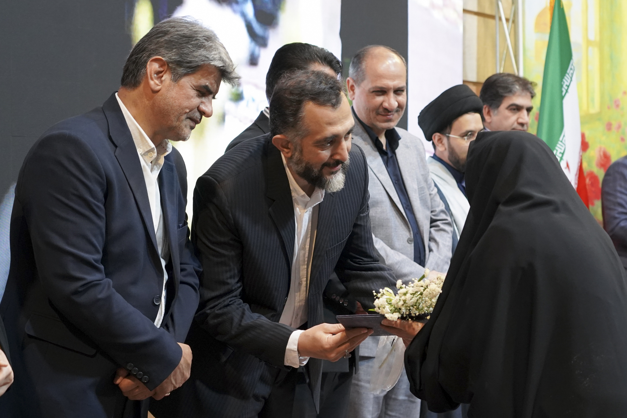 آیین تجلیل از معلمان مدارس امام رضا علیه‌السلام