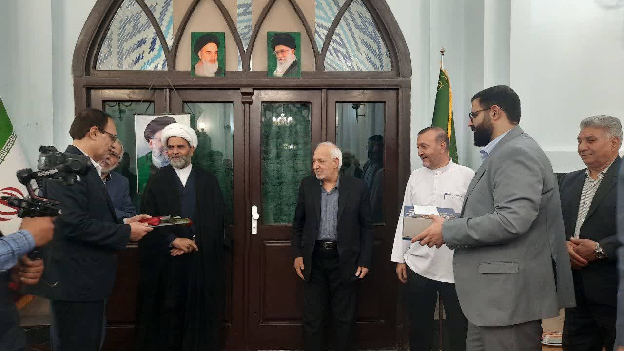 آیین تقدیر از استاد سید مرتضی فاطمی در حرم مطهر رضوی برگزار شد 