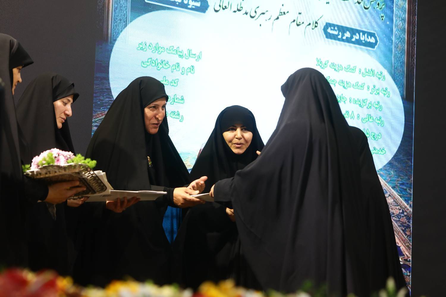 سلسله مسابقات «قرآن نبض حیات» ویژه ۸۰۰ خادمیار رضوی برگزار شد