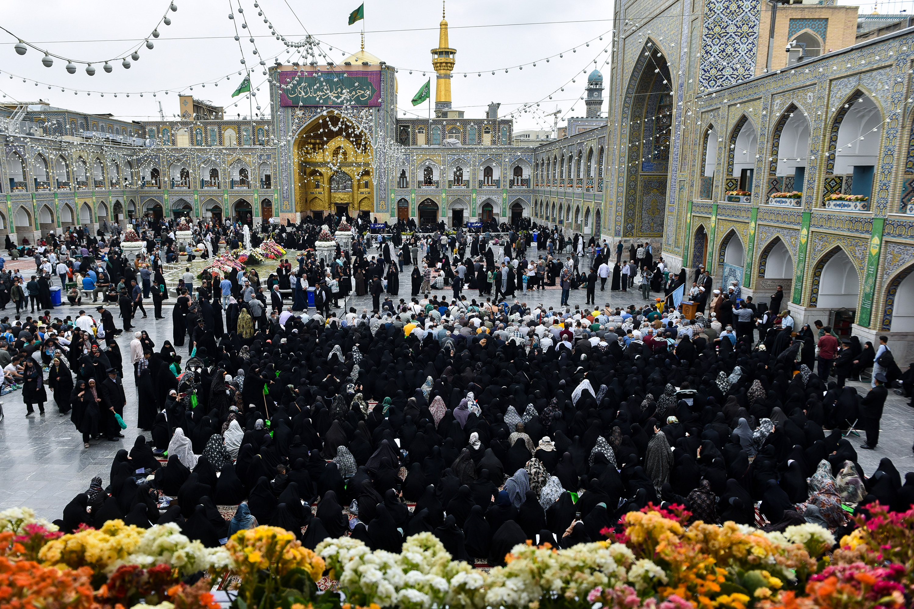 تشرف کاروان پیاده قافله عشق و انتظار استان البرز به حرم مطهر رضوی