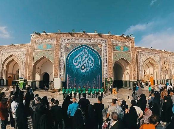 دیوارنگاره تعاملی «ایران امام رضا» در حرم مطهر رضوی کتیبه‌نگاری شد 