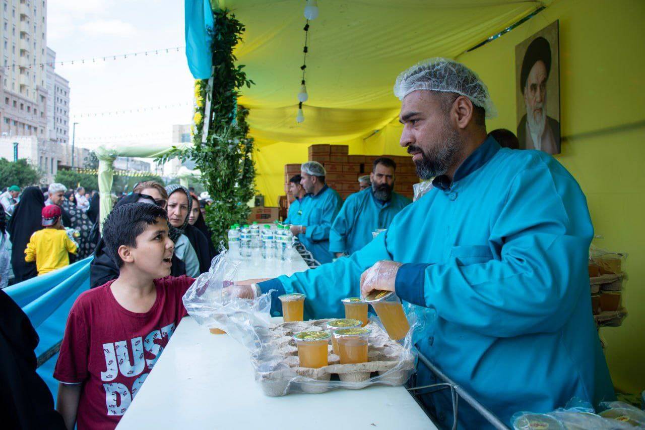 استقبال گسترده زائران و مجاوران از موکب بزرگ سلطانی
