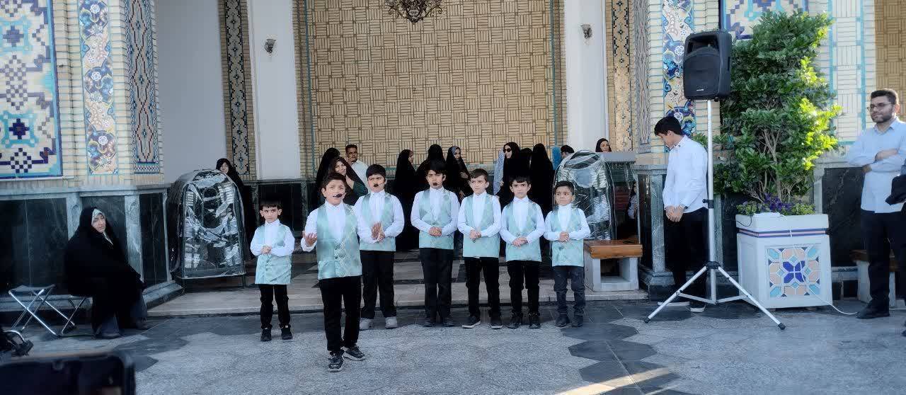 اجرای سرود «ای صفای قلب زارم»  به زبان آذری ویژه ولادت امام رضا(ع)