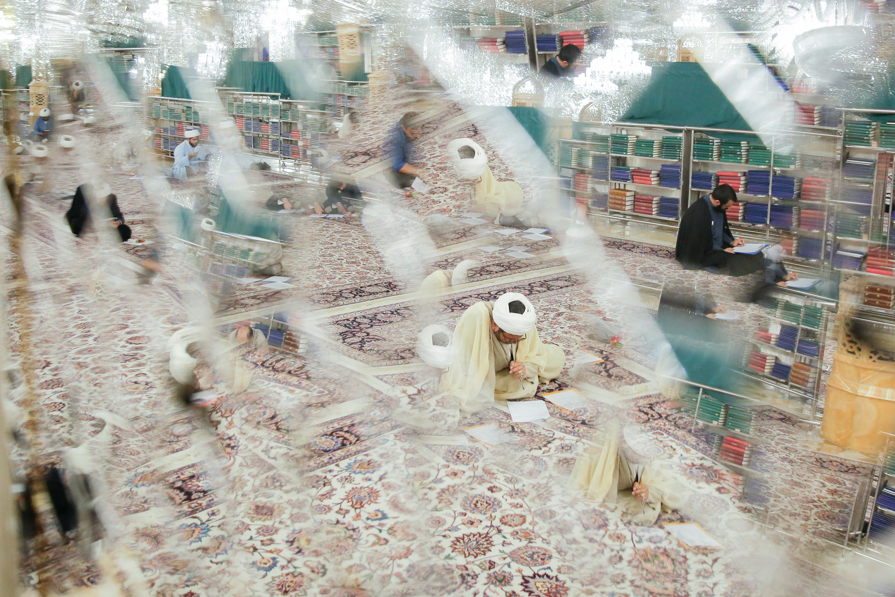 آزمون پاسخگویان به مسائل شرعی حرم مطهر رضوی