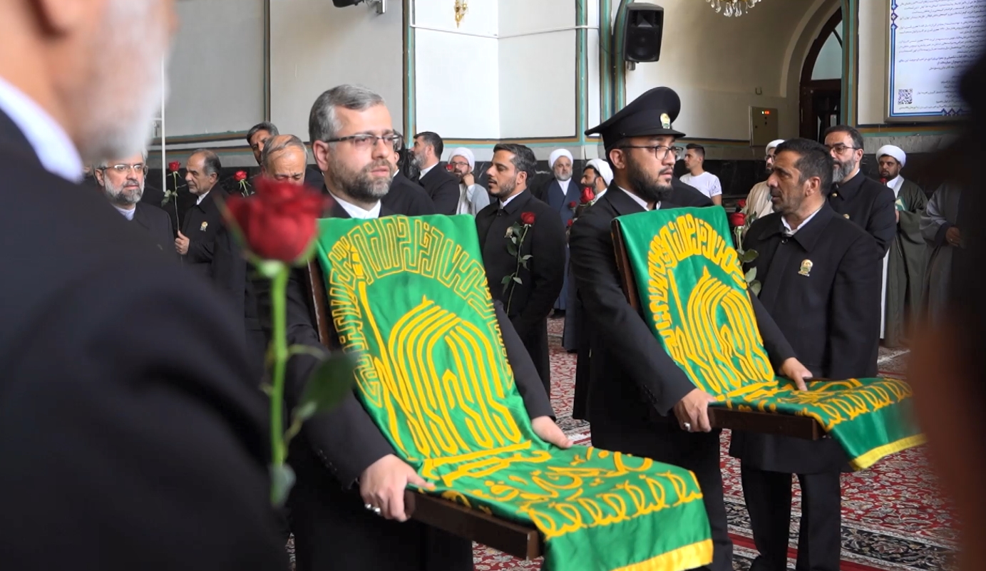 زیر سایه خورشید ،چتر مهربانی امام رئوف بر سر همه مردم