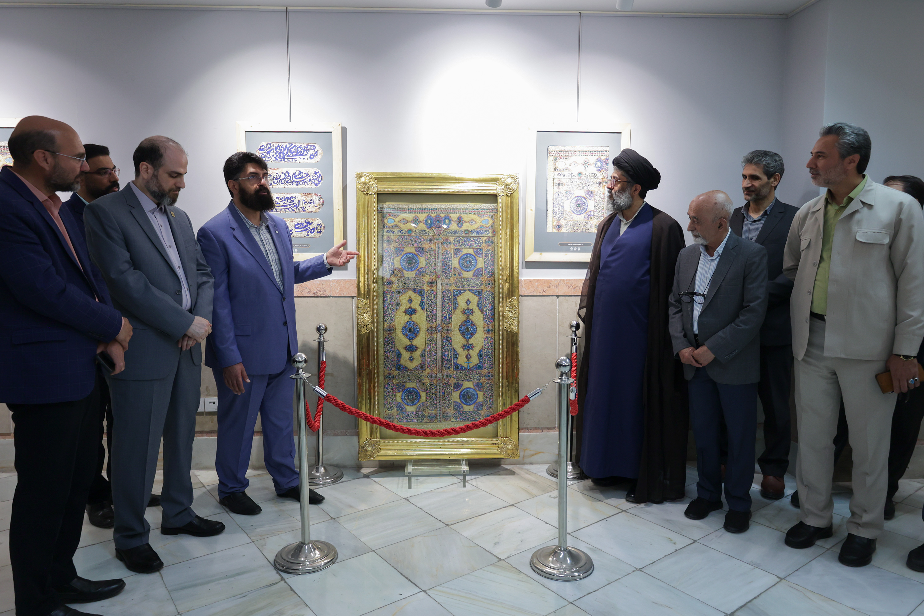 نمایشگاه عکس و اسناد «در جواهرنشان ضریح فولادی»