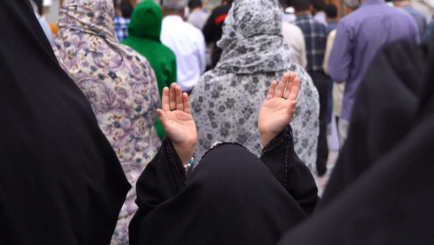 برپایی باشکوه نماز عید قربان در حرم مطهر رضوی