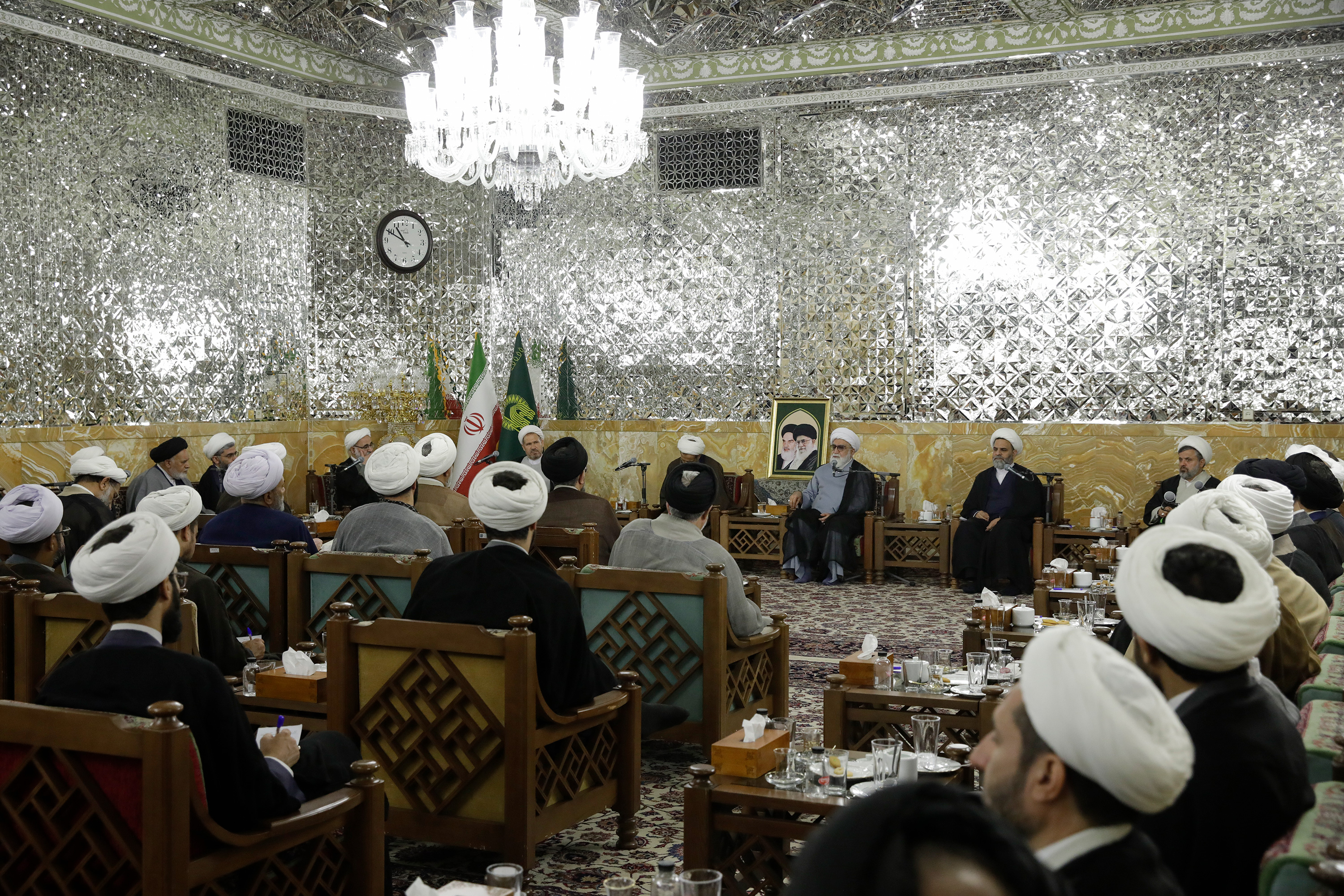 دیدار جمعی از روحانیون با تولیت آستان قدس رضوی