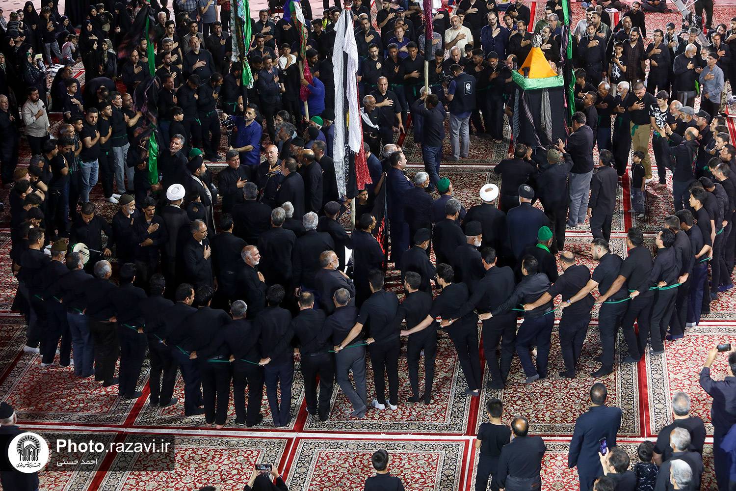 تقدیم خالصانه‌ترین سلام‌ها از حریم کبریایی رضوی به حرم مطهر ارباب بی کفن