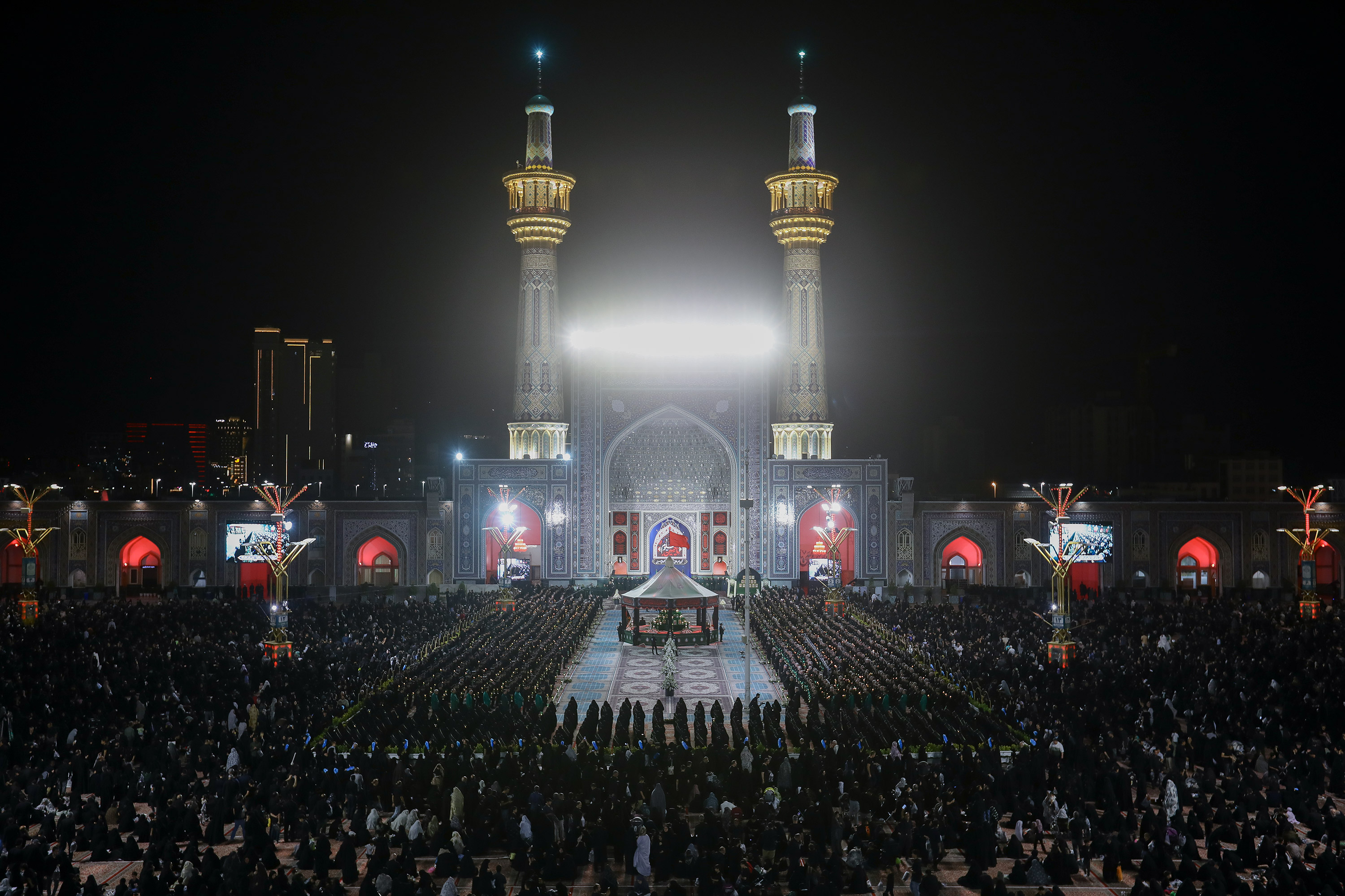 آئین خطبه‌خوانی شب عاشورا در حرم مطهر رضوی-2