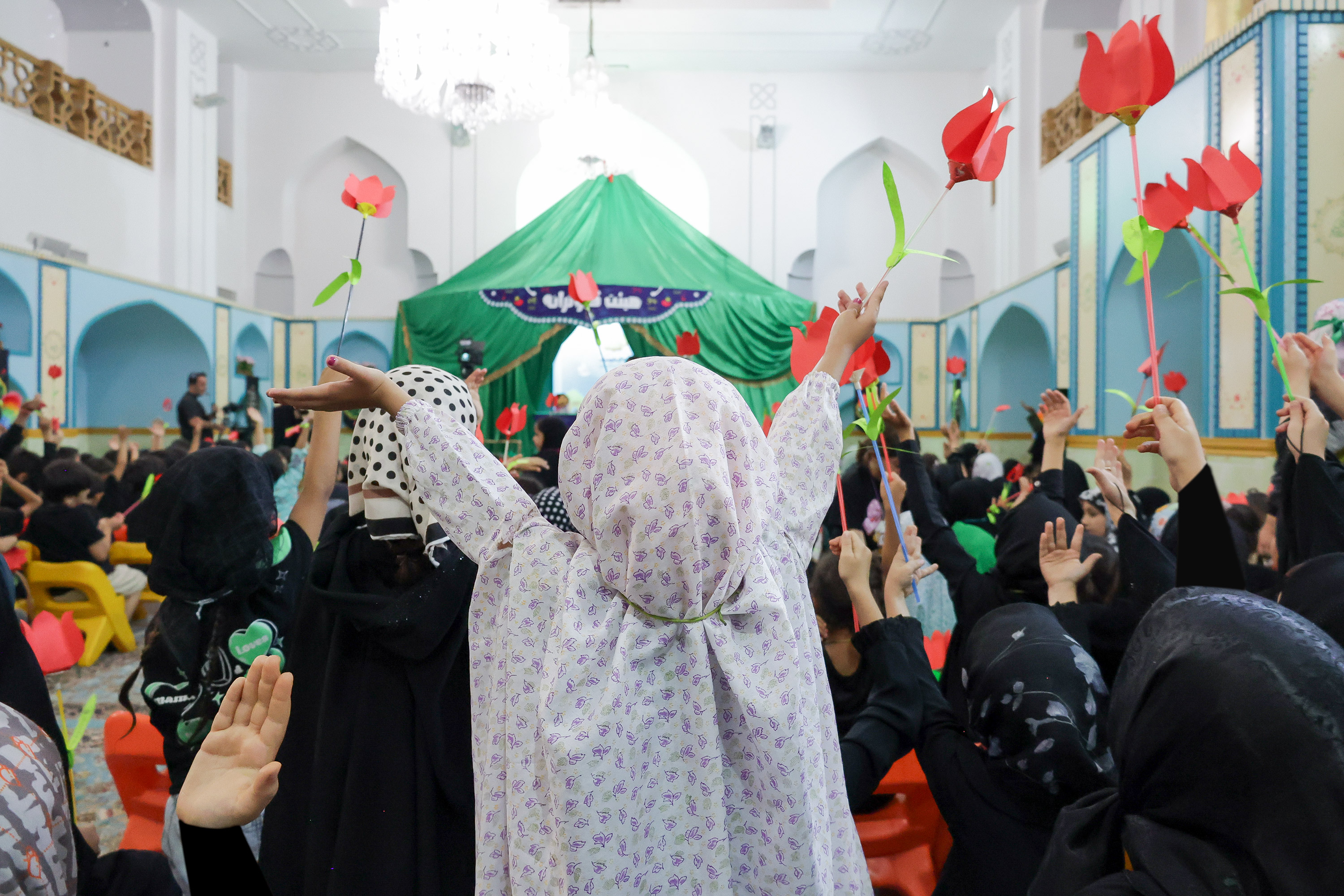 عزاداری کودکان در هیئت کبوترانه حرم مطهر رضوی
