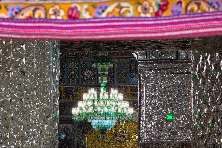 لوسترهای حرم
