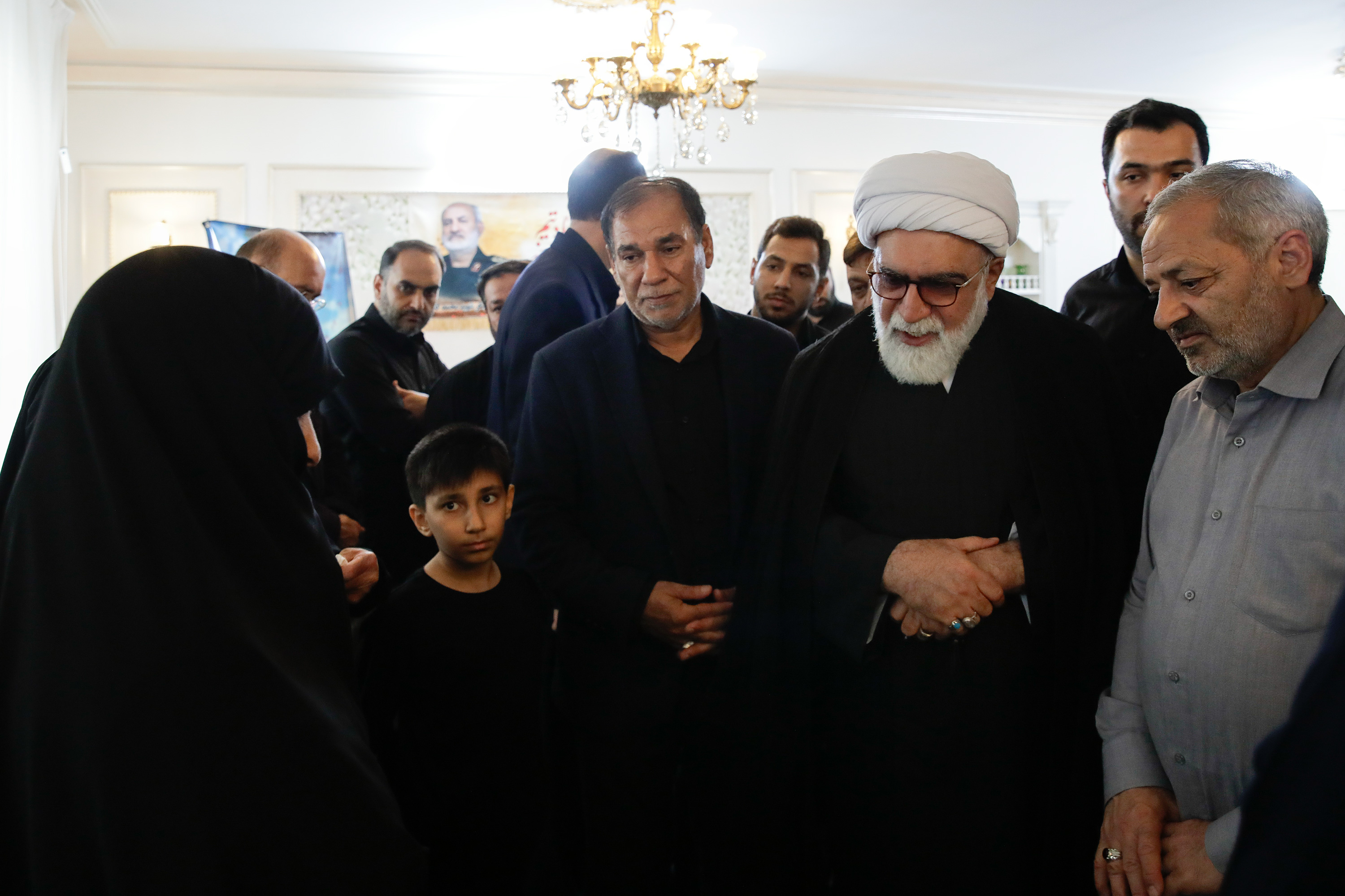 دیدار تولیت آستان قدس رضوی با خانواده شهید کاظمی