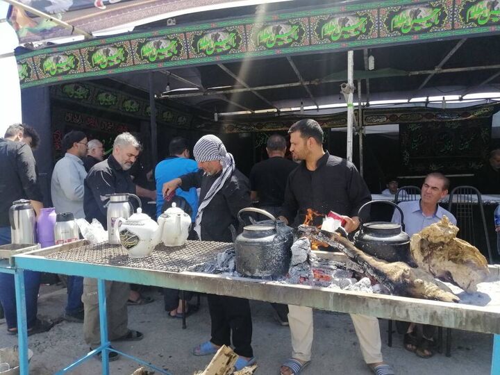 موکب امام رضا (ع) در بوشهر میزبان شبانه‌روزی زائران اربعین
