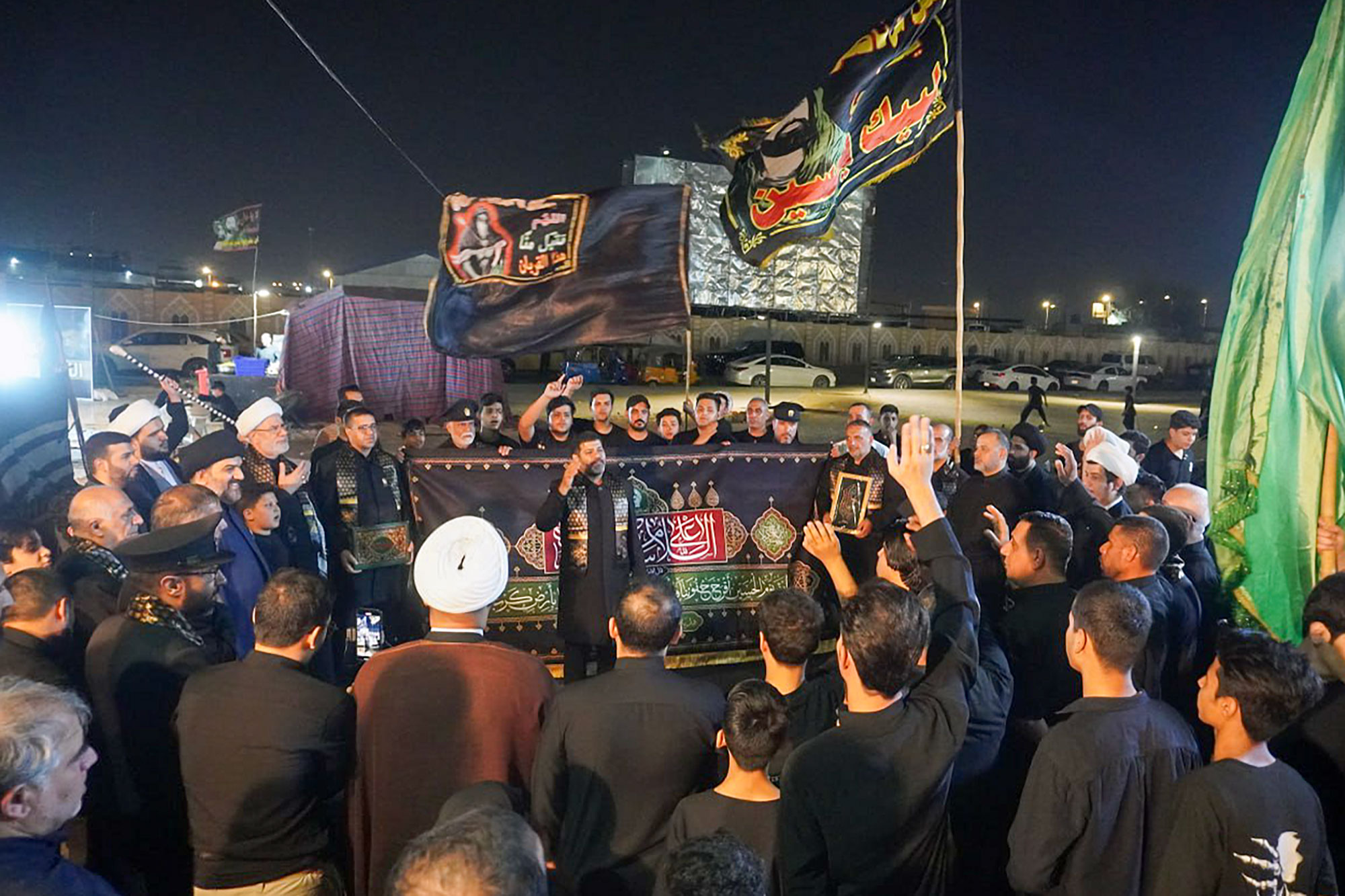 حضور کاروان خدام حرم مطهر رضوی در مسیر پیاده‌روی اربعین حسینی-1