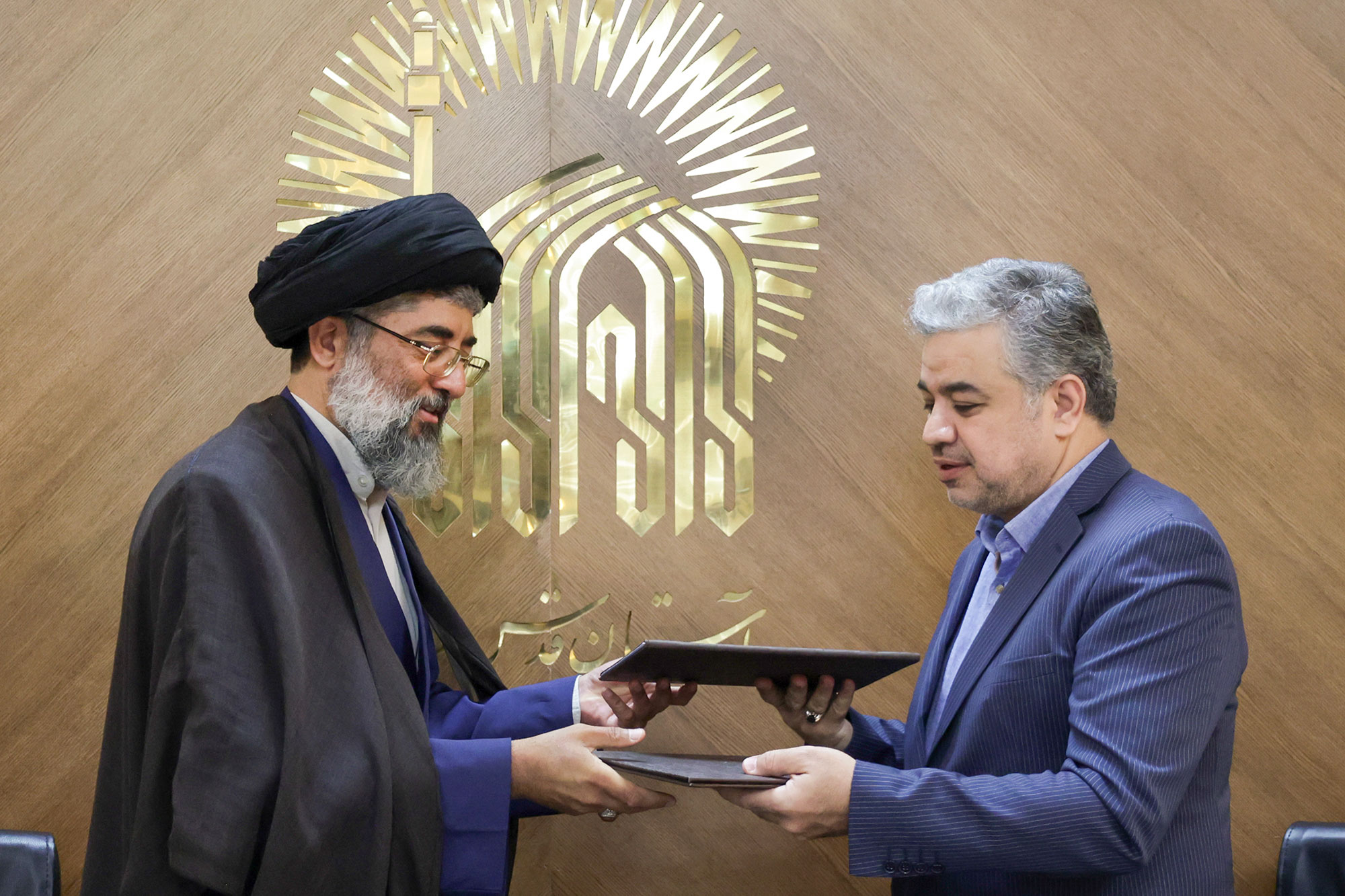 امضای تفاهم‌نامه همکاری آستان قدس رضوی و بنیاد مستضعفان انقلاب اسلامی