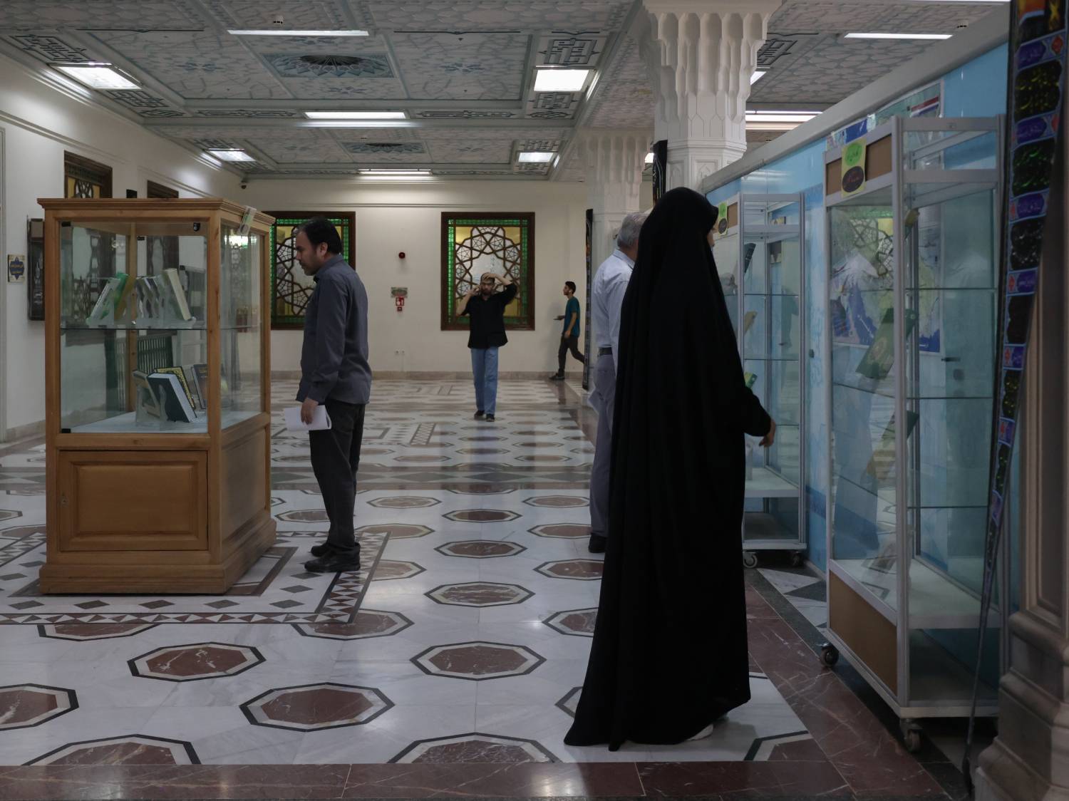 نمایشگاه «کاروان نور، از مدینه تا طوس» در کتابخانه حرم رضوی دایر شد