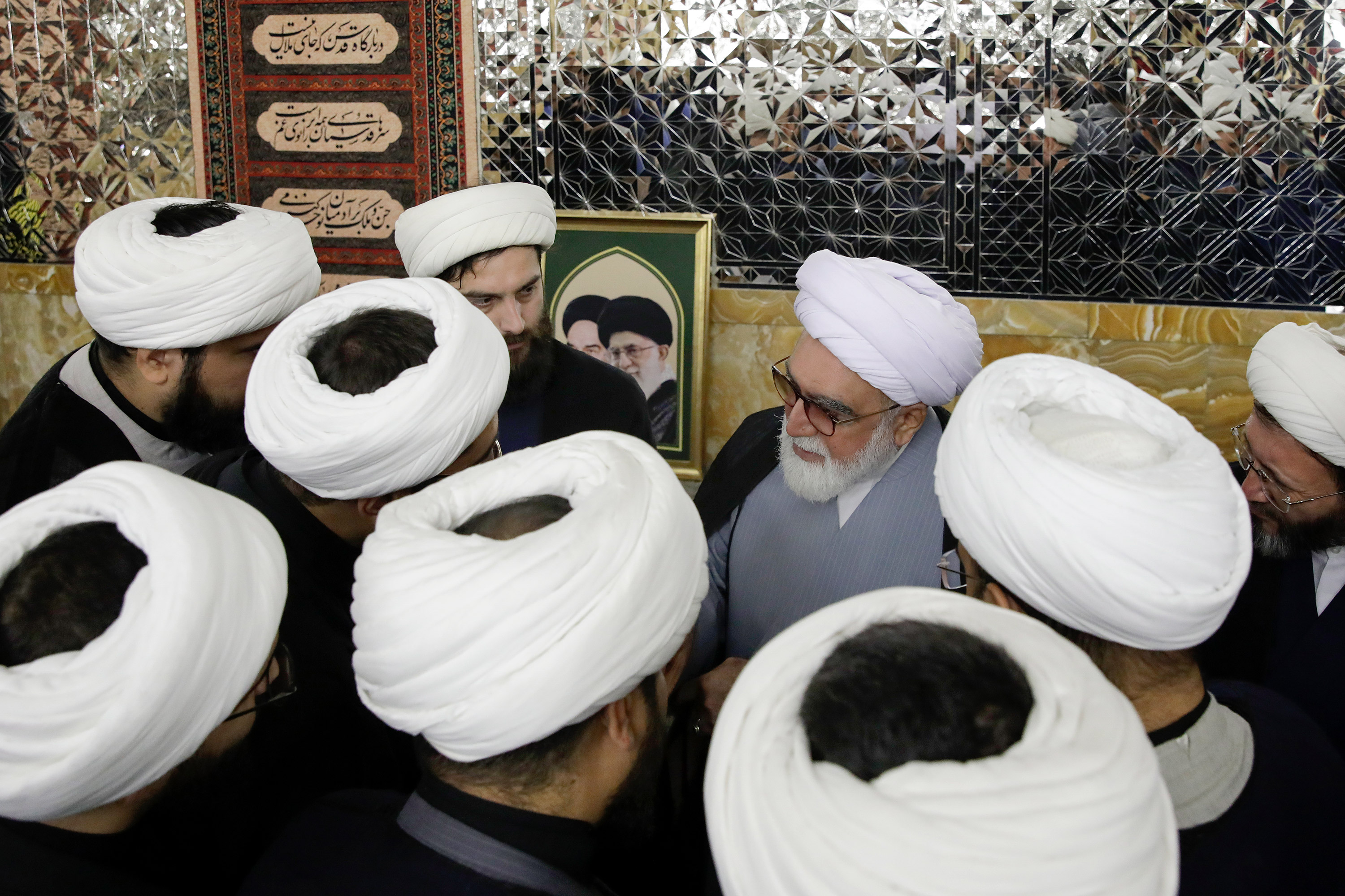 دیدار طلاب فعال فضای مجازی با تولیت آستان قدس رضوی