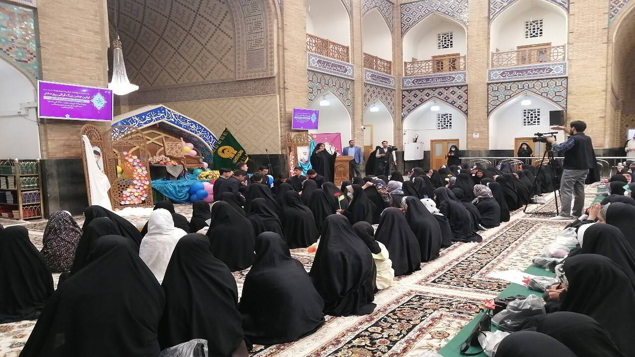 صبح امروز، یک هزار دختر زائر اولی از سراسر کشور، در قالب ویژه‌برنامه «آستان ارادت»، به حرم مطهر امام رضا (ع) مشرف شدند.