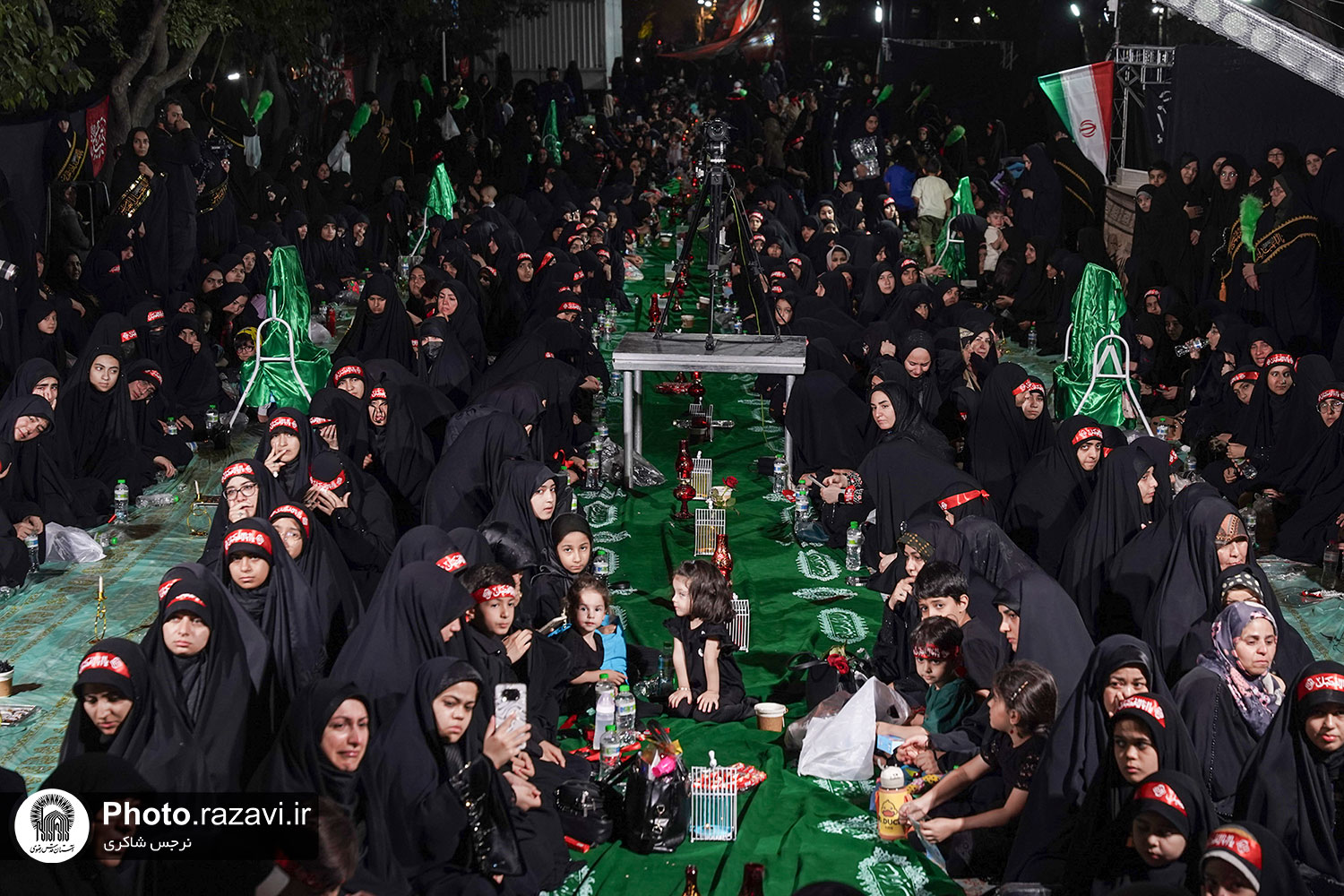 برپایی سفره حضرت رقیه (س) در محله سجاد مشهد به همت خادمان امام رضا (ع)