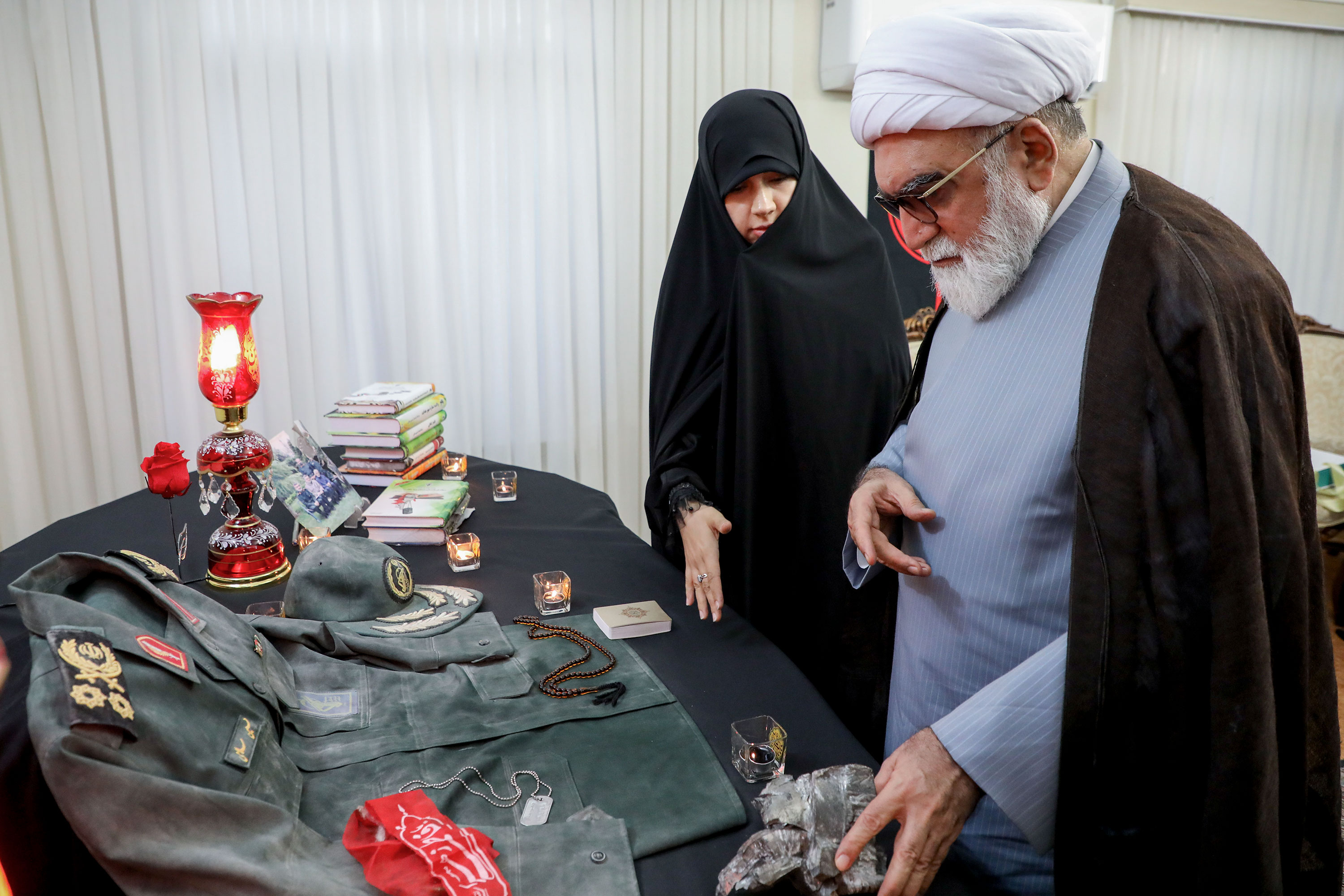 دیدار تولیت آستان قدس رضوی با خانواده شهدای جنگ ١٢ روزه