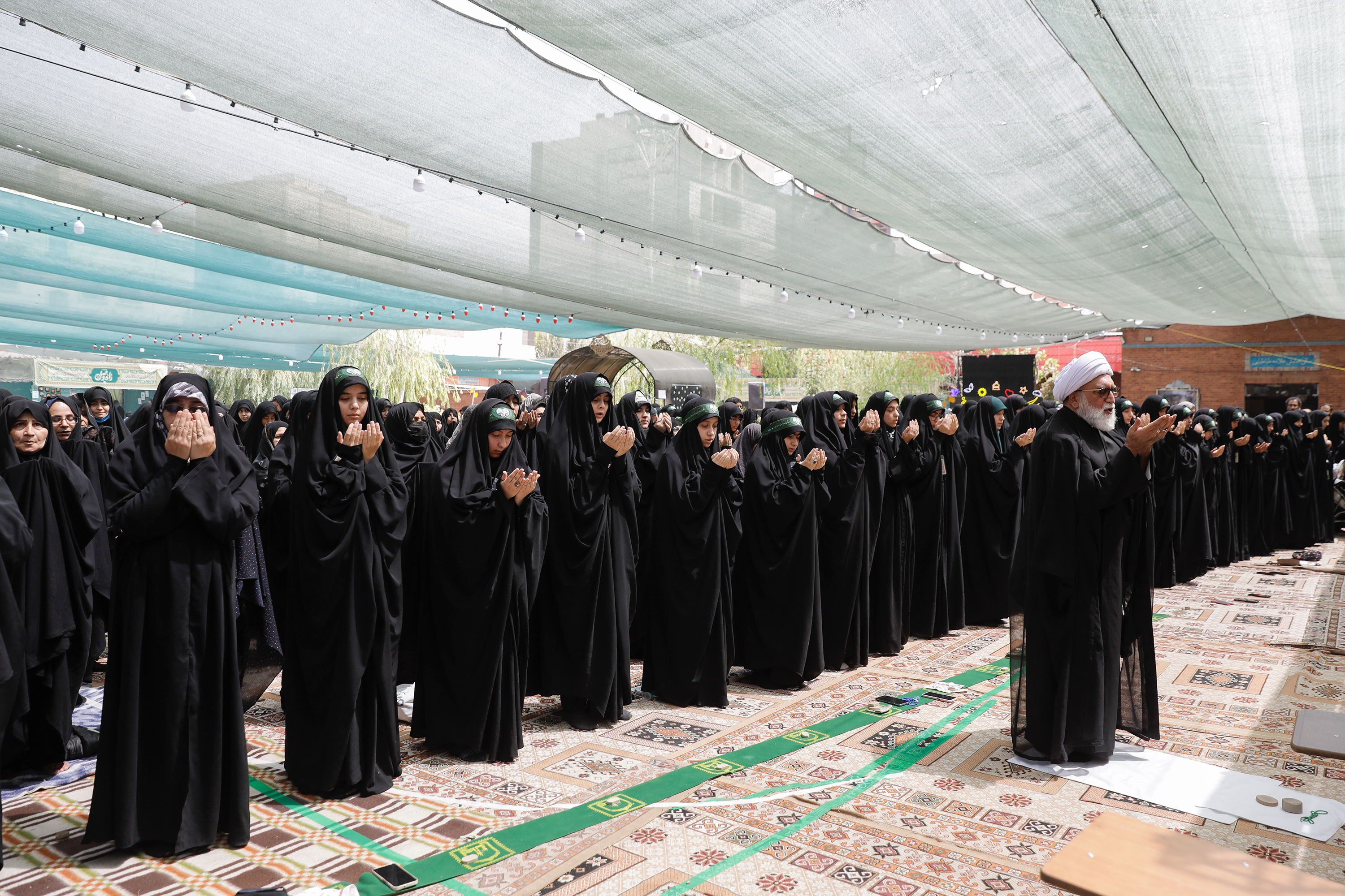 حضور تولیت آستان قدس رضوی در موکب حضرت نجمه سلام الله علیها