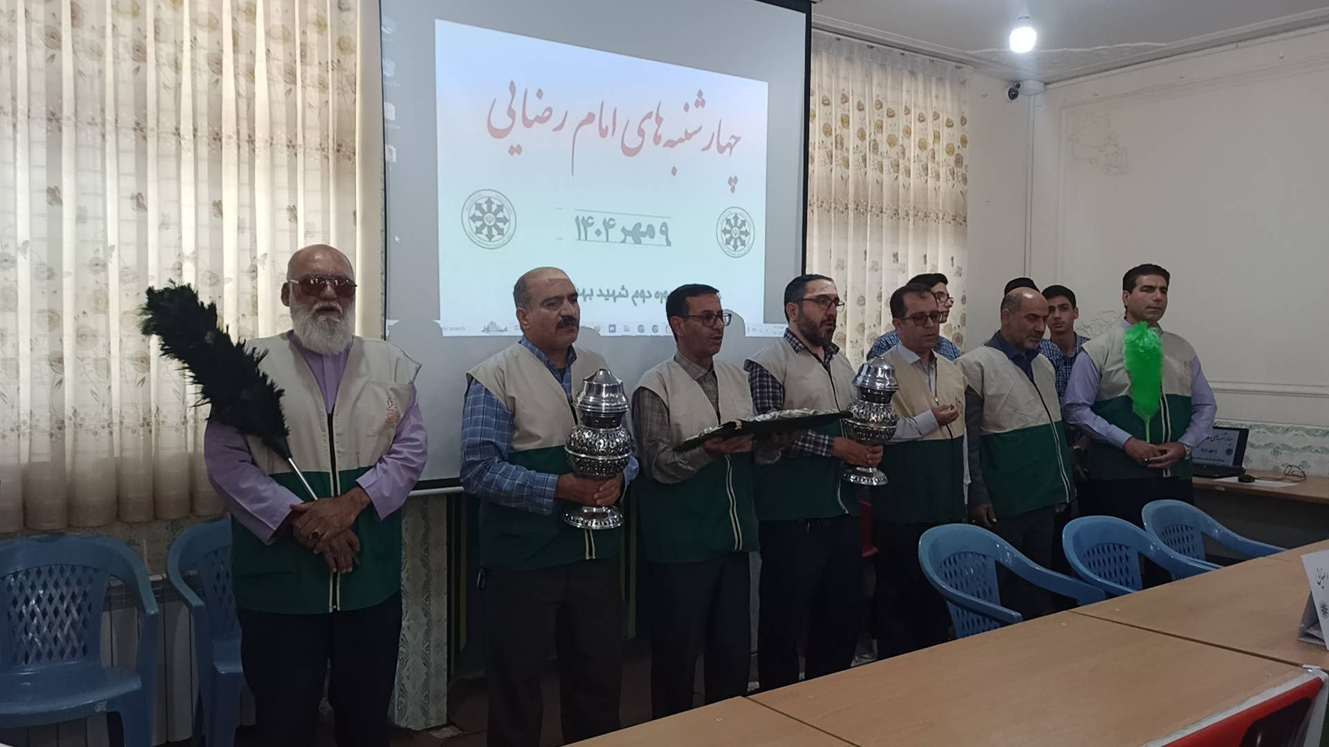 زنگ مهر رضوی در مدارس بروجرد نواخته شد + تصاویر