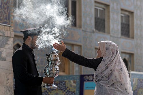 آستان نیوز -عکس با کیفیت: حال و هوای زائران حرم حضرت رضا علیه السلام