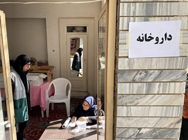 بیش از ۱۲ میلیارد ریال خدمت بی‌منت؛ خادمیاران رضوی خمینی‌شهر به اهالی قلعه پریوشان هدیه کردند