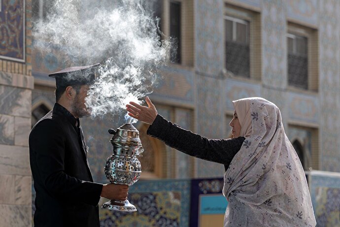 عکس با کیفیت: حال و هوای زائران حرم حضرت رضا علیه السلام