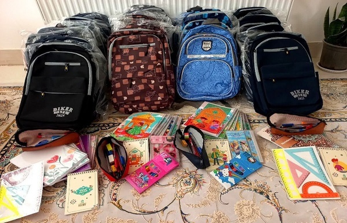 توزیع بیش از۷٠٠٠ نوشت افزار توسط خادمیاران رضوی استان اصفهان+فیلم