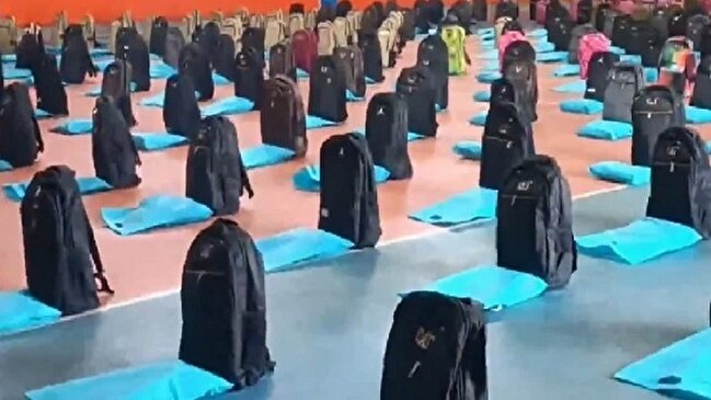 اهدای ۱۳۵۰ بسته لوازم‌التحریر به دانش‌آموزان نیازمند بروجرد