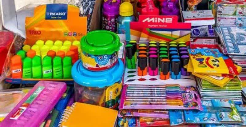 بسته‌های مهر رضوی چراغ راه دانش‌آموزان احسان‌پذیر استان مرکزی + فیلم و تصاویر