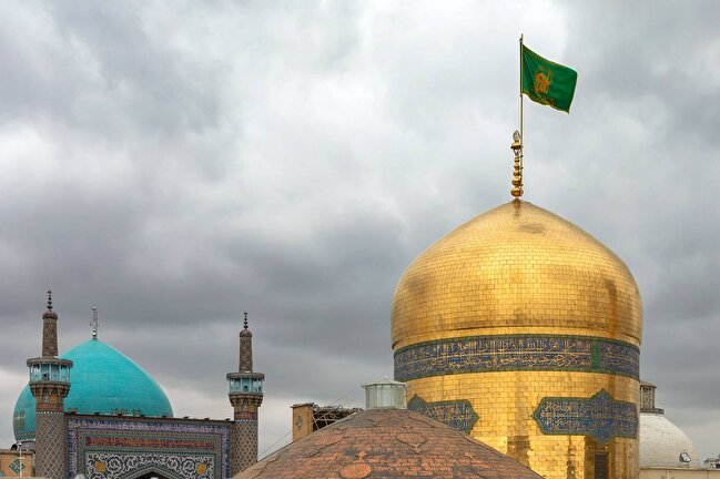 نصب بیرق رضوی در تمامی گلزارهای شهدای شهرستان کرمان