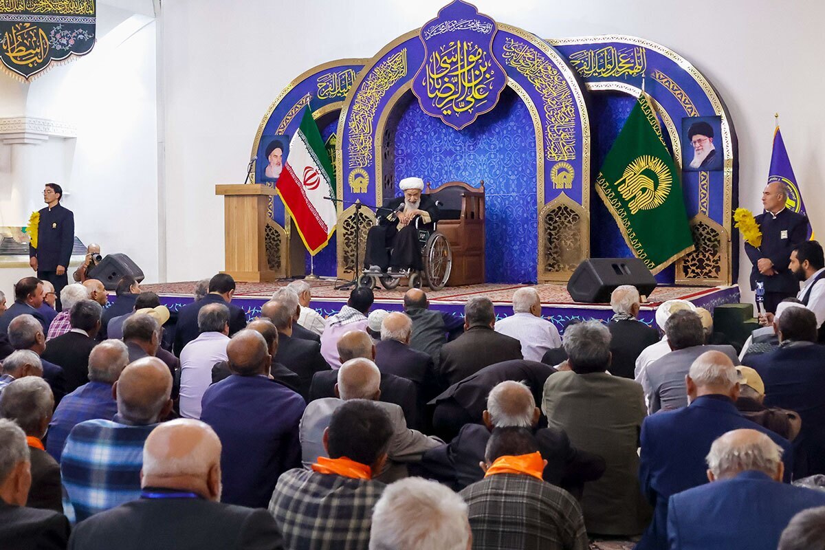 گردهمایی زائران سالمند سراسر کشور در حرم مطهر رضوی