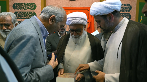 دیدار نویسندگان و شاعران دفاع مقدس با تولیت آستان قدس رضوی