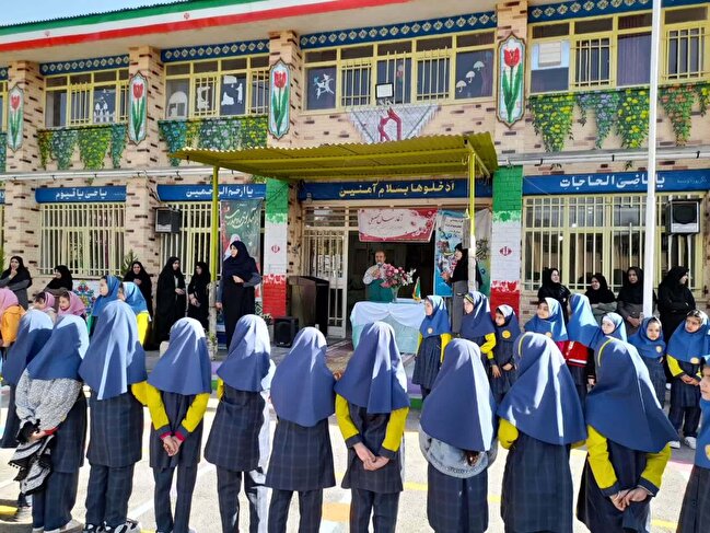 اجرای پرده‌خوانی زندگی امام رضا (ع) در مدارس چهارمحال