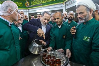 حضور وزیر امور خارجه در چایخانه حرم مطهر رضوی