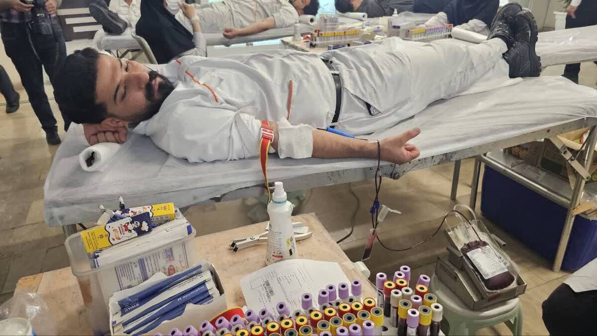 پویش اهدای خون در شرکت صنایع دامپروری و لبنی رضوی برگزار شد