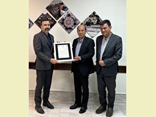 تقدیر میراث فرهنگی از شرکت فرش آستان قدس رضوی در گسترش گردشگری استان