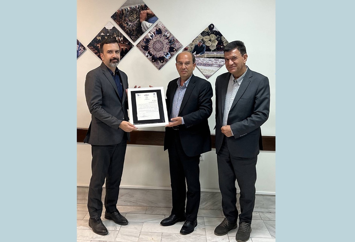 تقدیر میراث فرهنگی از شرکت فرش آستان قدس رضوی در گسترش گردشگری استان